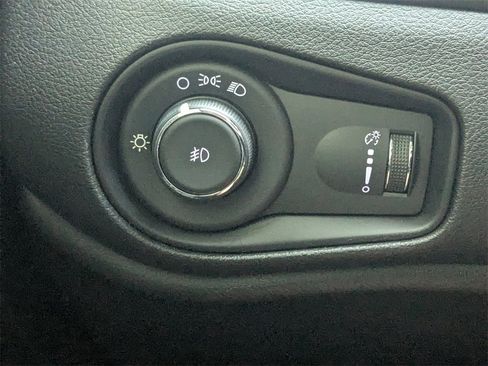 Used 2021 Jeep Renegade Sport image 26