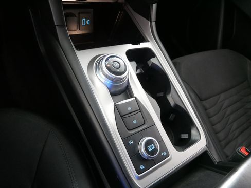 Used 2020 Ford Explorer XLT AWD/4WD image 24