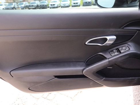 Used 2019 Porsche 718 Cayman RWD image 12