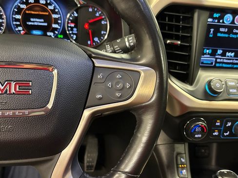 Used 2019 GMC Acadia Denali w/ Technology Package FWD image 36