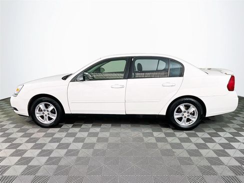 Used 2005 Chevrolet Malibu LS w/ Preferred Equipment Group FWD image 4