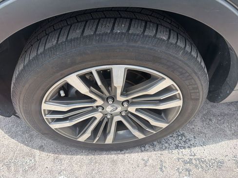 Used 2018 Ford Explorer Platinum AWD/4WD image 5