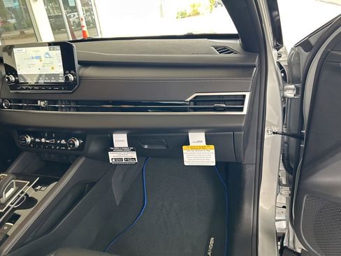 New 2025 Mitsubishi Outlander SEL Black Edition image 24