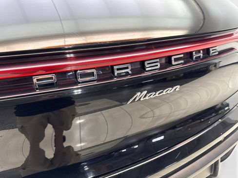 Used 2024 Porsche Macan AWD/4WD image 21