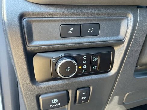 Used 2023 Ford Expedition XLT image 7