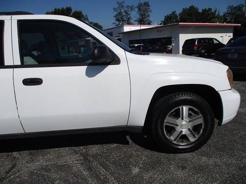 Used 2007 Chevrolet TrailBlazer LS w/ Skid Plate Package AWD/4WD image 11