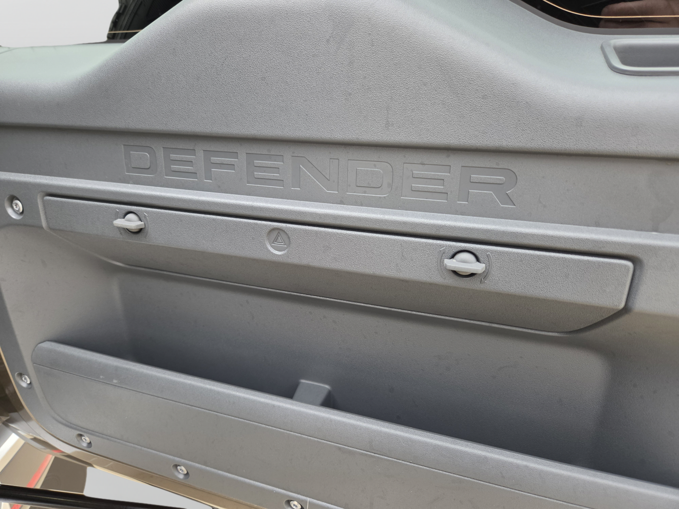 Certified 2024 Land Rover Defender 110 S AWD/4WD image 30