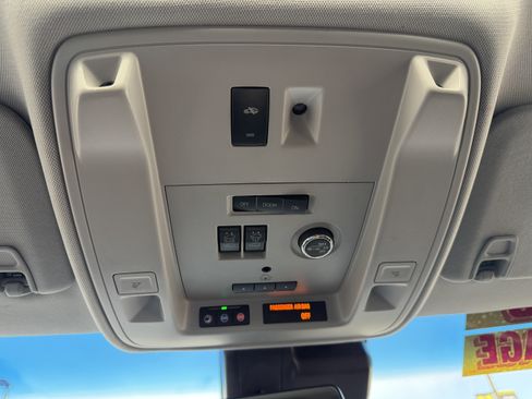 Used 2019 Cadillac Escalade ESV Luxury RWD image 33