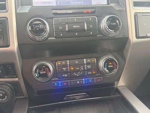 Used 2021 Ford F350 Platinum w/ Tremor Off-Road Package AWD/4WD image 18