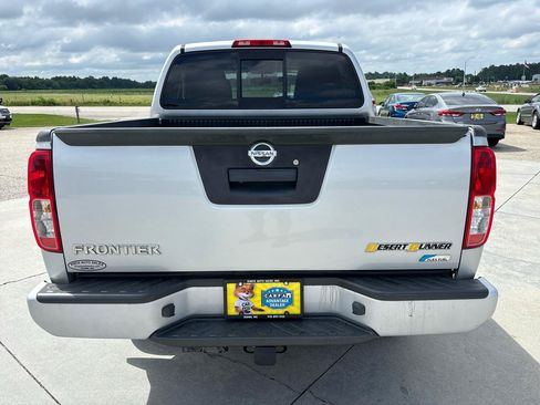 Used 2018 Nissan Frontier SV RWD image 5