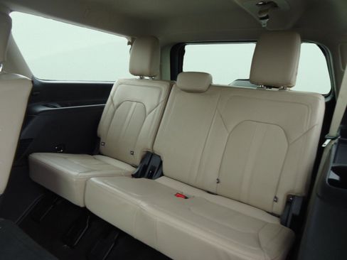 Used 2023 Ford Expedition Max Limited image 31