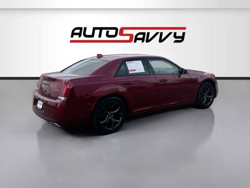 Used 2022 Chrysler 300 Touring w/ Sport Appearance Package RWD image 7