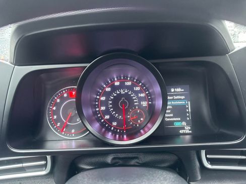 Used 2022 Hyundai Elantra SE image 15