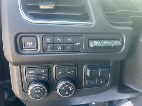 Used 2024 Chevrolet Tahoe High Country w/ Advanced Technology Package image 19