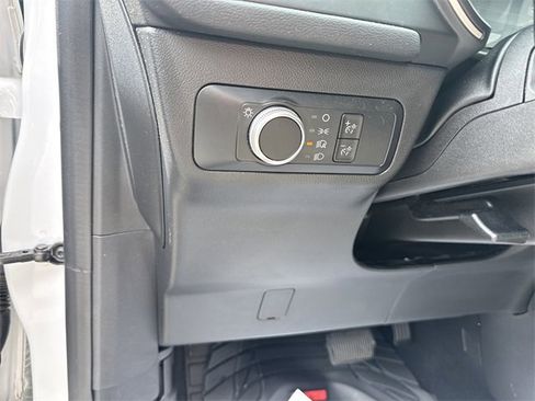 Used 2021 Ford Escape SE image 17