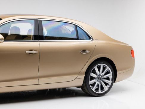 Used 2015 Bentley Flying Spur W12 image 39