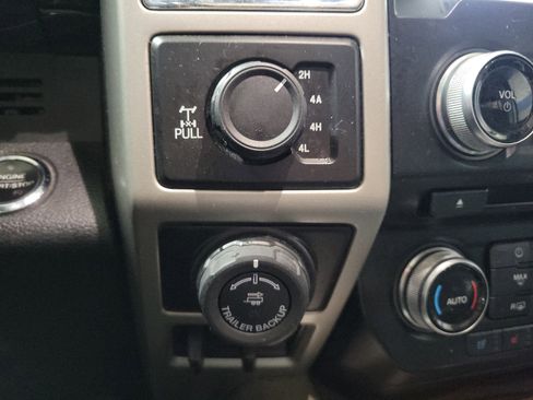 Used 2017 Ford F150 Lariat w/ Equipment Group 502A Luxury image 31