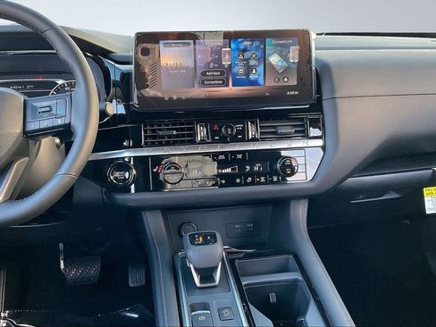 New 2026 Nissan Pathfinder SV image 8