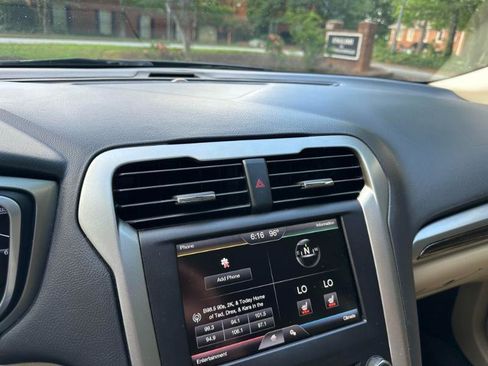 Used 2016 Ford Fusion SE w/ Equipment Group 202A FWD image 30
