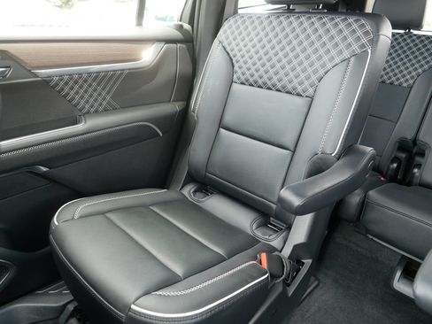 Used 2025 GMC Acadia Denali w/ Super Cruise Package AWD/4WD image 12