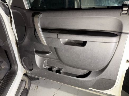 Used 2014 Chevrolet Silverado 2500 LT w/ Interior Plus Package AWD/4WD image 17