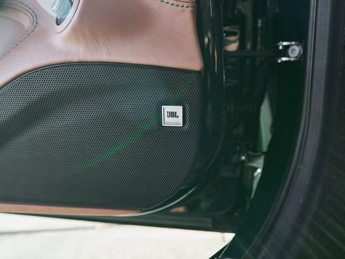 Used 2022 Ferrari F8 Tributo image 48