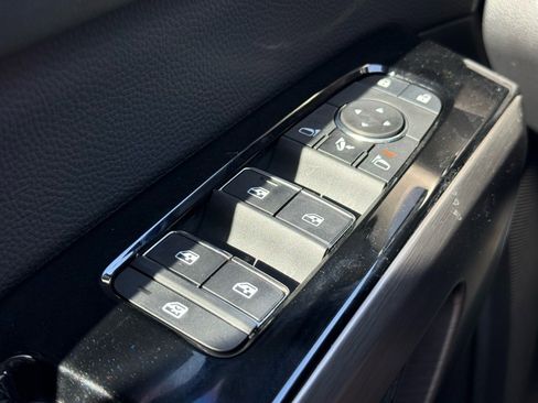 New 2025 Nissan Pathfinder Platinum w/ Cargo Package image 18