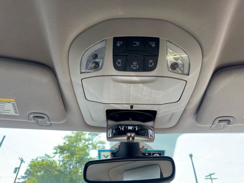 Used 2023 Chrysler Pacifica Touring-L FWD image 61