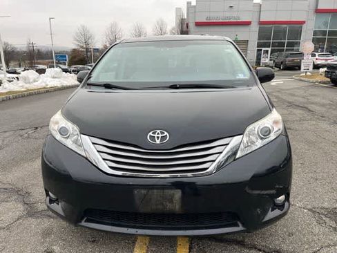 Used 2015 Toyota Sienna XLE w/ XLE Navigation Package image 2
