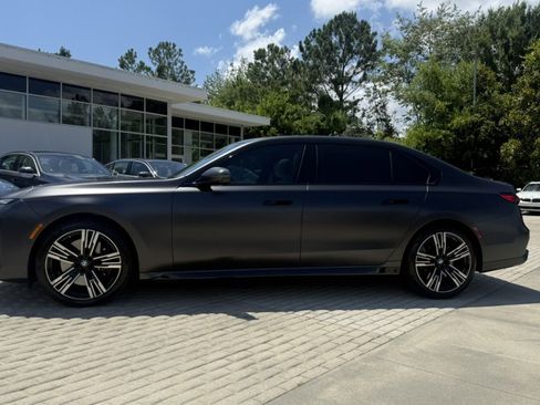 Certified 2023 BMW 760i xDrive w/ Executive Package AWD/4WD image 3