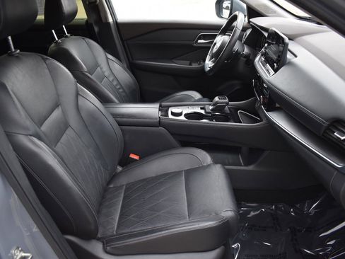 Used 2023 Nissan Rogue Platinum w/ Platinum Premium Package image 16