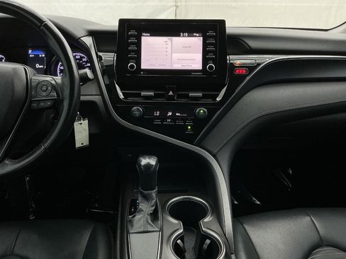 Used 2021 Toyota Camry SE FWD image 29