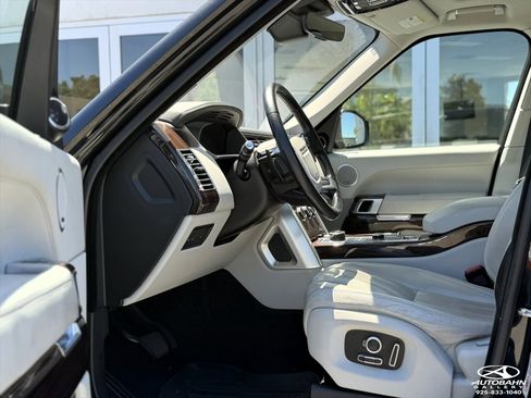 Used 2017 Land Rover Range Rover HSE AWD/4WD image 13