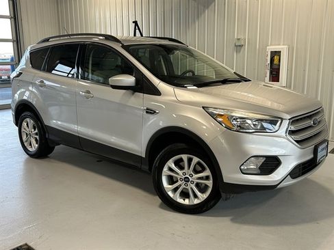 Used 2018 Ford Escape SE image 1