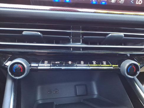 Used 2025 Chevrolet Traverse RS w/ LPO, Floor Liner Package image 22