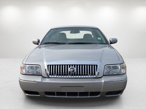 Used 2006 Mercury Grand Marquis LS image 2