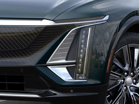 New 2025 Cadillac Lyriq Luxury w/ Nappa Leather Package RWD image 44