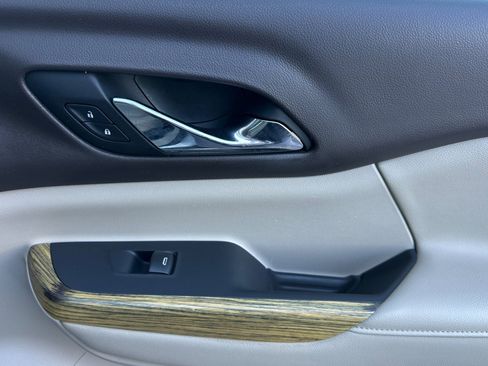 Used 2017 GMC Acadia Denali w/ Technology Package image 22