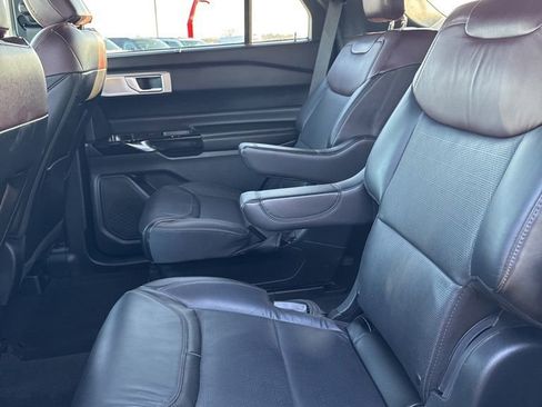 Used 2023 Ford Explorer Platinum w/ Technology Package image 16