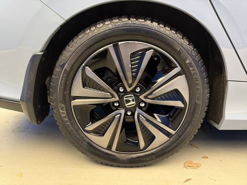 Used 2017 Honda Civic EX image 9