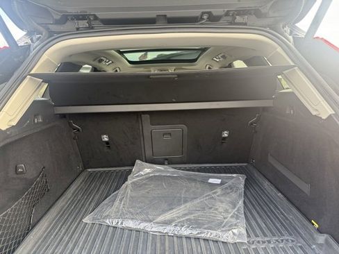 Used 2018 Volvo XC60 T5 Inscription w/ Convenience Package image 7