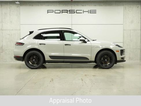 Certified 2019 Porsche Macan AWD/4WD image 8