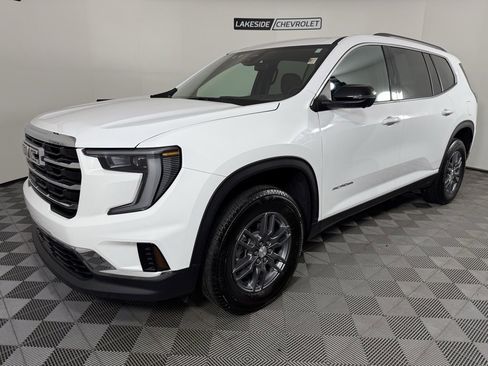 Used 2025 GMC Acadia Elevation image 2