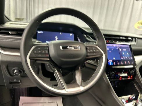 Used 2024 Jeep Grand Cherokee L Limited image 15
