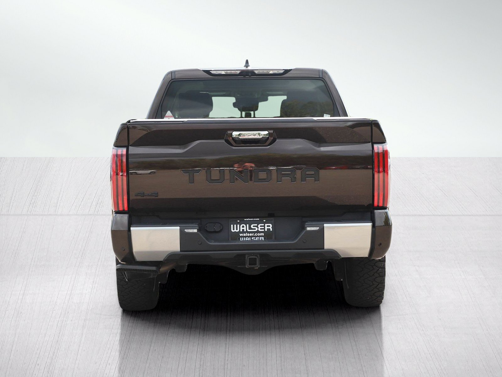Used 2024 Toyota Tundra Limited AWD/4WD image 4