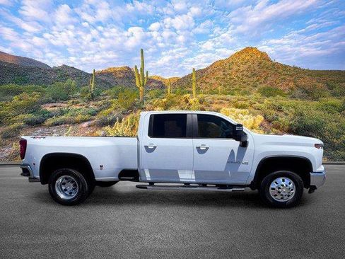 Used 2026 Chevrolet Silverado 3500 LT AWD/4WD image 3