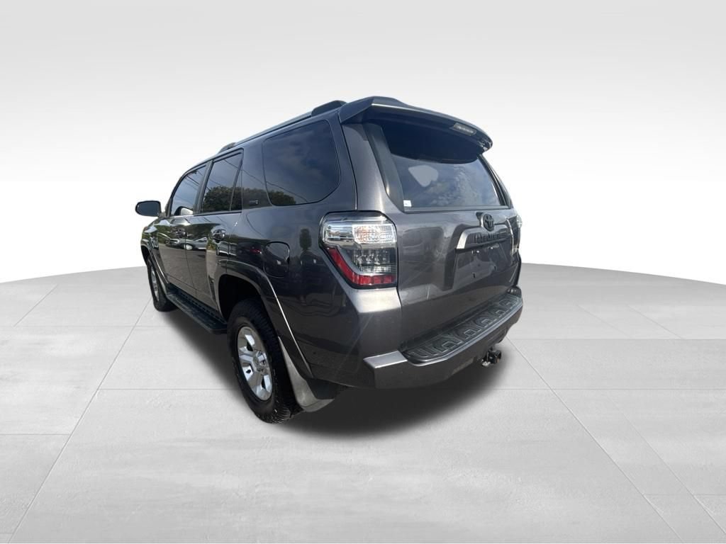 Used 2022 Toyota 4Runner SR5 AWD/4WD image 4