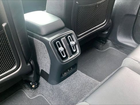 Used 2023 Volvo C40 Recharge Core w/ Climate Package AWD/4WD image 31