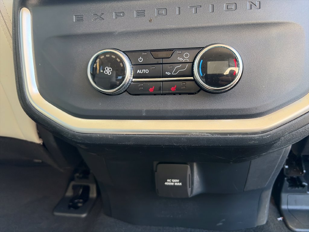 Used 2025 Ford Expedition Max Platinum w/ Driver's Package AWD/4WD image 38