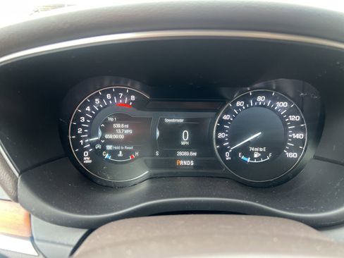 Used 2019 Lincoln MKC Select w/ Select Plus Package FWD image 11